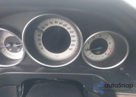 2015 Mercedes-Benz E 350 4Matic z USA, uszkodzony, nr VIN WDDHF8JB2FB097270